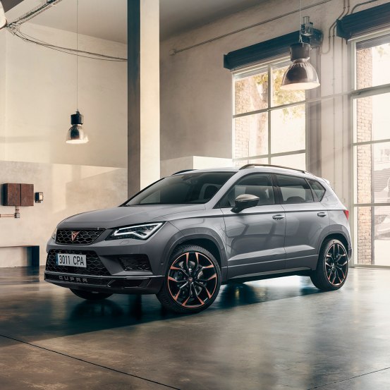 CUPRA Ateca Limited Edition - Side view of the car