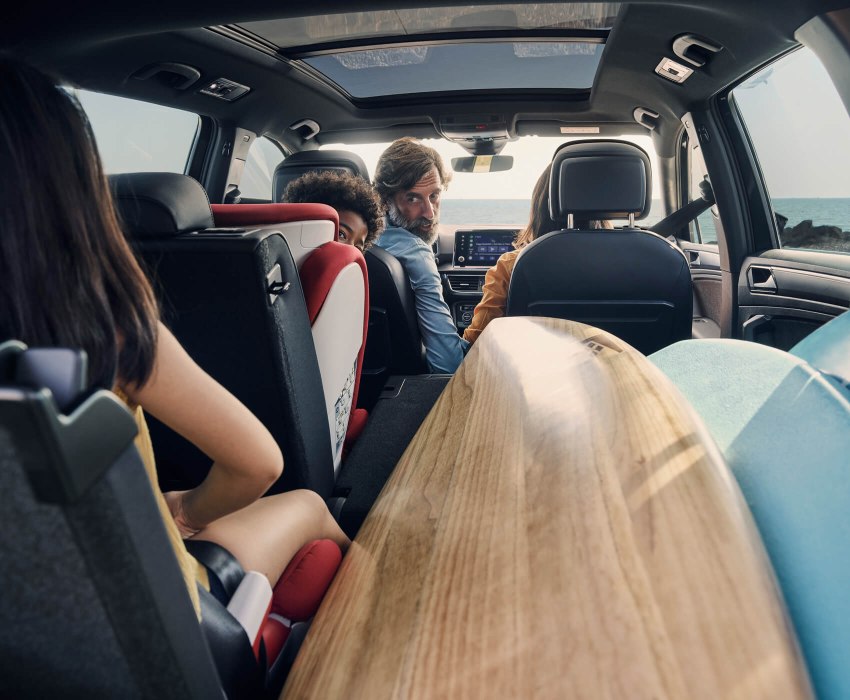 SEAT Tarraco - Surf boards in the back of the car